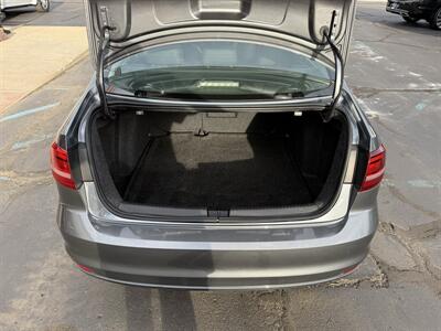 2016 Volkswagen Jetta 1.8T SEL - Photo 20 - Flushing, MI 48433