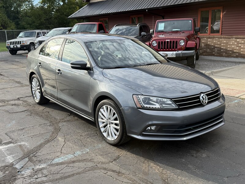 2016 Volkswagen Jetta 1.8T SEL   - Photo 1 - Flushing, MI 48433
