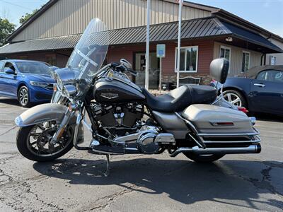 2018 Harley Davidson FLHR Road King   - Photo 6 - Flushing, MI 48433