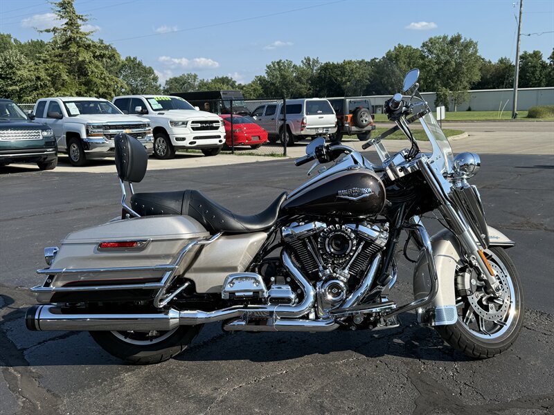 2018 Harley Davidson FLHR Road King  