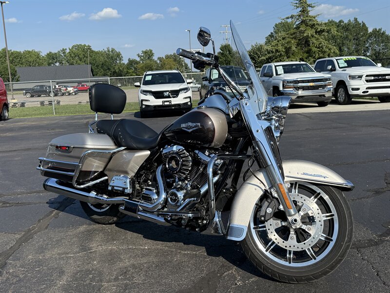 2018 Harley Davidson FLHR Road King  