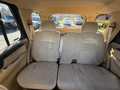 2002 GMC Envoy SLE  4X4 - Photo 11 - Flushing, MI 48433