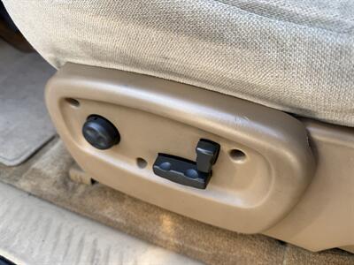 2002 GMC Envoy SLE  4X4 - Photo 16 - Flushing, MI 48433