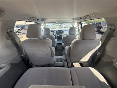 2014 Toyota Sienna LE - Photo 19 - Flushing, MI 48433