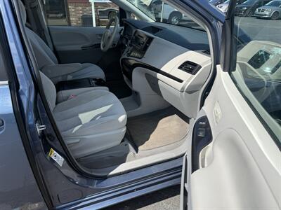 2014 Toyota Sienna LE - Photo 27 - Flushing, MI 48433