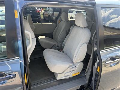 2014 Toyota Sienna LE - Photo 17 - Flushing, MI 48433