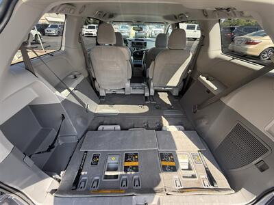 2014 Toyota Sienna LE - Photo 24 - Flushing, MI 48433