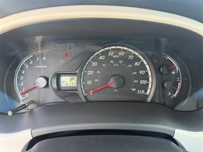2014 Toyota Sienna LE - Photo 11 - Flushing, MI 48433