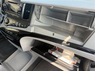2014 Toyota Sienna LE - Photo 26 - Flushing, MI 48433