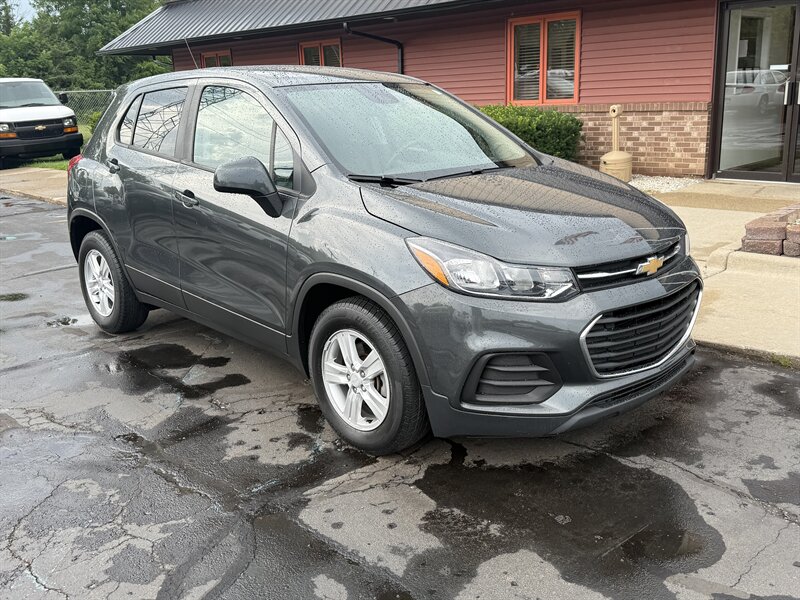 2019 Chevrolet Trax LS - Photo 1 - Flushing, MI 48433