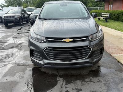 2019 Chevrolet Trax LS   - Photo 2 - Flushing, MI 48433