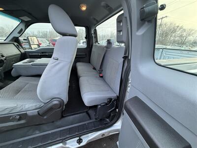 2016 Ford F-250 Super Duty XL  4X4 - Photo 18 - Flushing, MI 48433