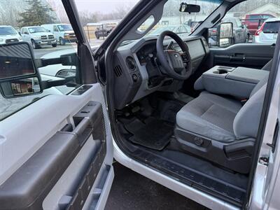 2016 Ford F-250 Super Duty XL  4X4 - Photo 13 - Flushing, MI 48433