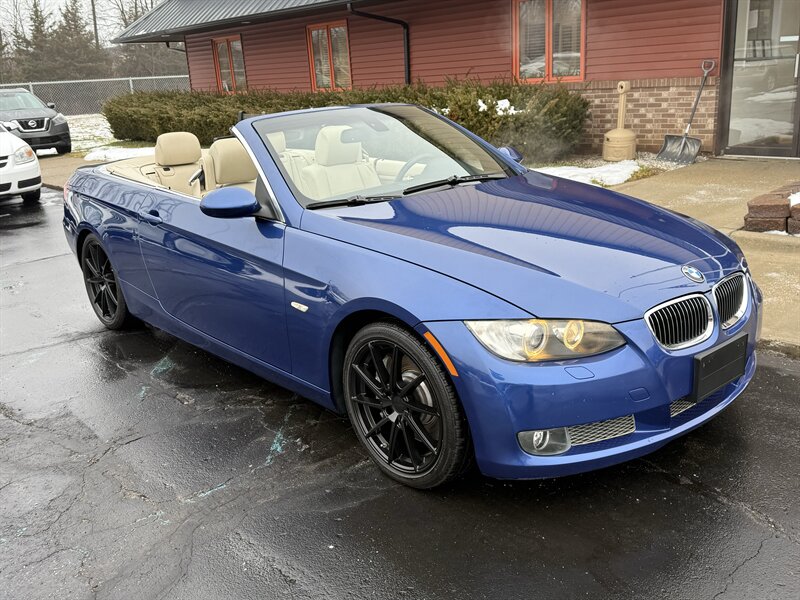 2007 BMW 335i  Convertible - Photo 1 - Flushing, MI 48433