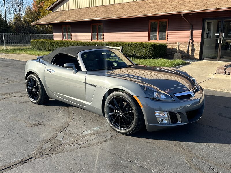 2007 Saturn SKY Red Line  Convertible - Photo 1 - Flushing, MI 48433