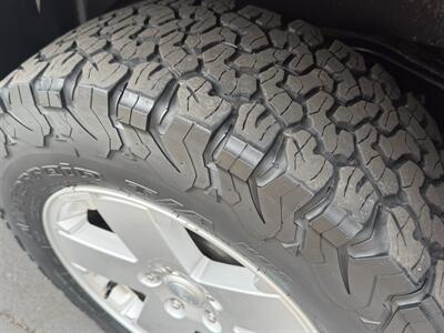 2012 Jeep Wrangler Sahara 4X4 - Photo 12 - Flushing, MI 48433