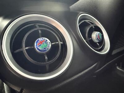 2018 Alfa Romeo Stelvio Sport  AWD - Photo 25 - Flushing, MI 48433