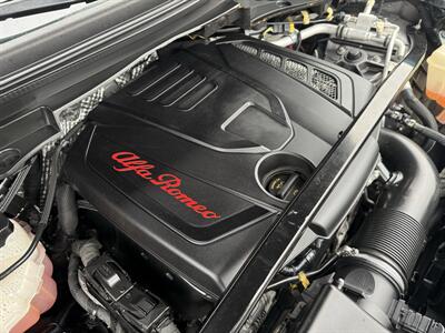 2018 Alfa Romeo Stelvio Sport  AWD - Photo 10 - Flushing, MI 48433