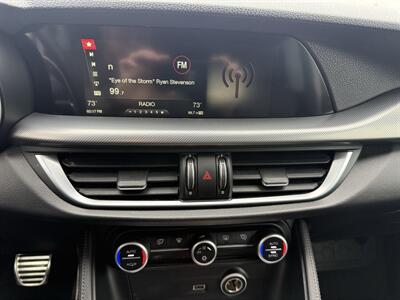 2018 Alfa Romeo Stelvio Sport  AWD - Photo 14 - Flushing, MI 48433