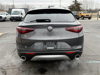 2018 Alfa Romeo Stelvio Sport  AWD - Photo 4 - Flushing, MI 48433