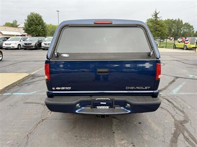 2004 Chevrolet S-10 LS 4dr Crew Cab LS 4X4 - Photo 6 - Flushing, MI 48433