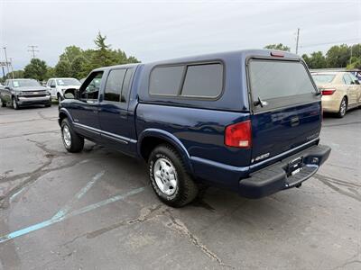 2004 Chevrolet S-10 LS 4dr Crew Cab LS 4X4 - Photo 5 - Flushing, MI 48433