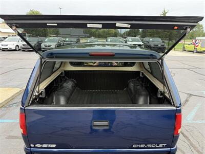 2004 Chevrolet S-10 LS 4dr Crew Cab LS 4X4 - Photo 9 - Flushing, MI 48433
