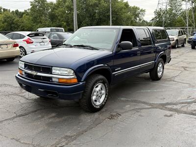 2004 Chevrolet S-10 LS 4dr Crew Cab LS 4X4 - Photo 3 - Flushing, MI 48433