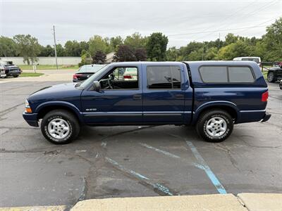 2004 Chevrolet S-10 LS 4dr Crew Cab LS 4X4 - Photo 8 - Flushing, MI 48433