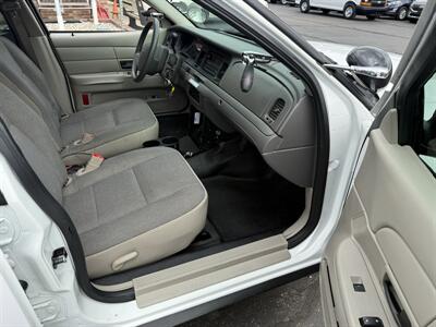 2011 Ford Crown Victoria Police Interceptor - Photo 15 - Flushing, MI 48433