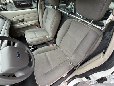 2011 Ford Crown Victoria Police Interceptor - Photo 11 - Flushing, MI 48433