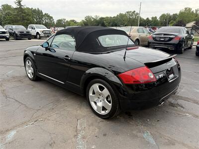 2002 Audi TT 225hp quattro  6-Speed Manual - Photo 17 - Flushing, MI 48433
