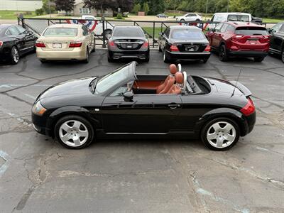 2002 Audi TT 225hp quattro  6-Speed Manual - Photo 9 - Flushing, MI 48433