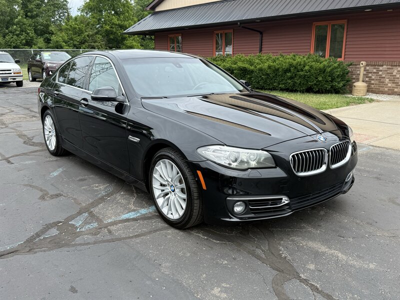 2015 BMW 528i xDrive   - Photo 1 - Flushing, MI 48433