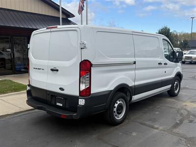 2018 Ford Transit 150  130 " WB Cargo - Photo 5 - Flushing, MI 48433