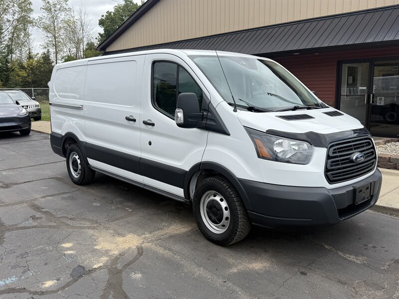 2018 Ford Transit 150  130 " WB Cargo - Photo 1 - Flushing, MI 48433