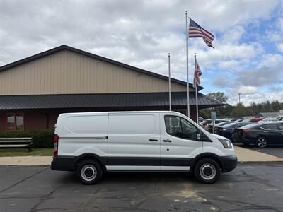 2018 Ford Transit 150  130 " WB Cargo - Photo 4 - Flushing, MI 48433