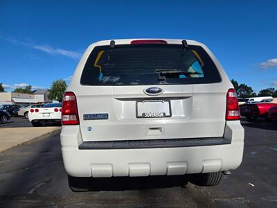 2010 Ford Escape XLS   - Photo 6 - Flushing, MI 48433