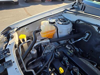 2010 Ford Escape XLS   - Photo 24 - Flushing, MI 48433