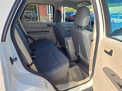 2010 Ford Escape XLS   - Photo 18 - Flushing, MI 48433