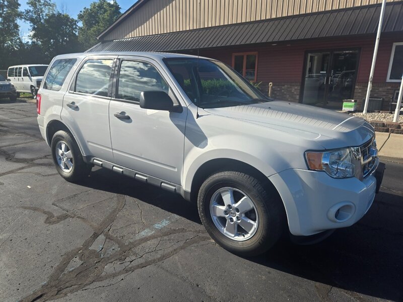 2010 Ford Escape XLS - Photo 1 - Flushing, MI 48433