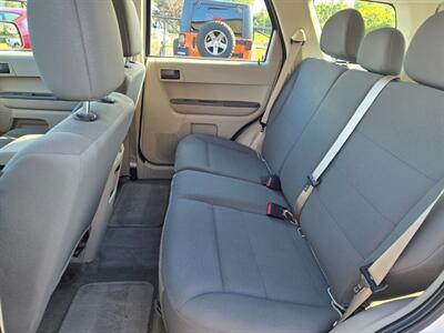 2010 Ford Escape XLS   - Photo 15 - Flushing, MI 48433