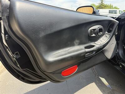 2004 Chevrolet Corvette Convertible 6-Speed - Photo 23 - Flushing, MI 48433