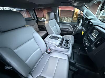 2017 Chevrolet Silverado 3500 WT Crew Cab DRW  4WD Duramax - Photo 31 - Flushing, MI 48433