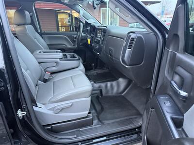 2017 Chevrolet Silverado 3500 WT Crew Cab DRW  4WD Duramax - Photo 29 - Flushing, MI 48433