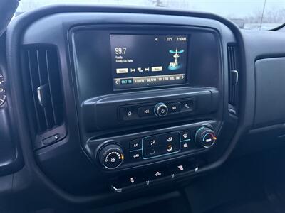 2017 Chevrolet Silverado 3500 WT Crew Cab DRW  4WD Duramax - Photo 19 - Flushing, MI 48433