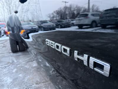 2017 Chevrolet Silverado 3500 WT Crew Cab DRW  4WD Duramax - Photo 35 - Flushing, MI 48433