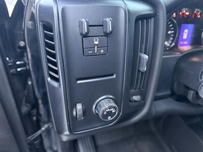 2017 Chevrolet Silverado 3500 WT Crew Cab DRW  4WD Duramax - Photo 22 - Flushing, MI 48433