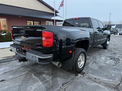 2017 Chevrolet Silverado 3500 WT Crew Cab DRW  4WD Duramax - Photo 7 - Flushing, MI 48433