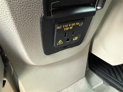 2014 Ford C-MAX Energi SEL - Photo 19 - Flushing, MI 48433